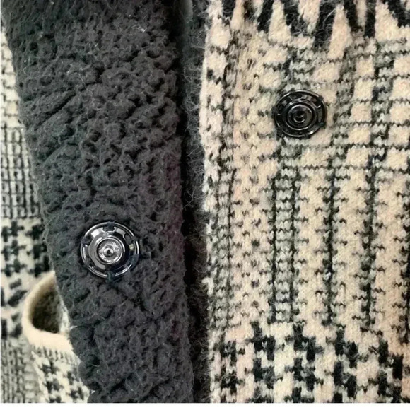 Nado Apparel Thick Warm Sweater Coat w 2 Large Pockets Snap Closure Fuzzy Collar - Picture 7 of 10